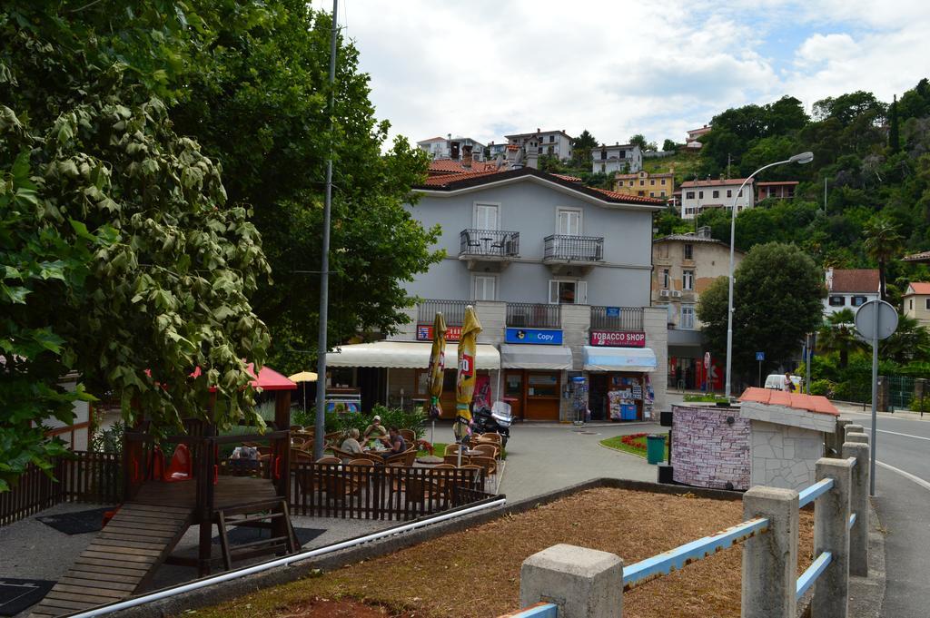 Apartments Zlatko Delic Ika Kültér fotó